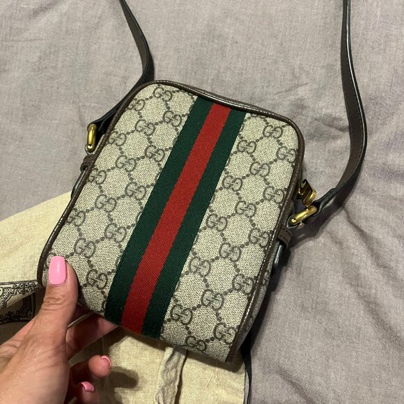 Gucci Cross Body - like new - Picture 6 of 7